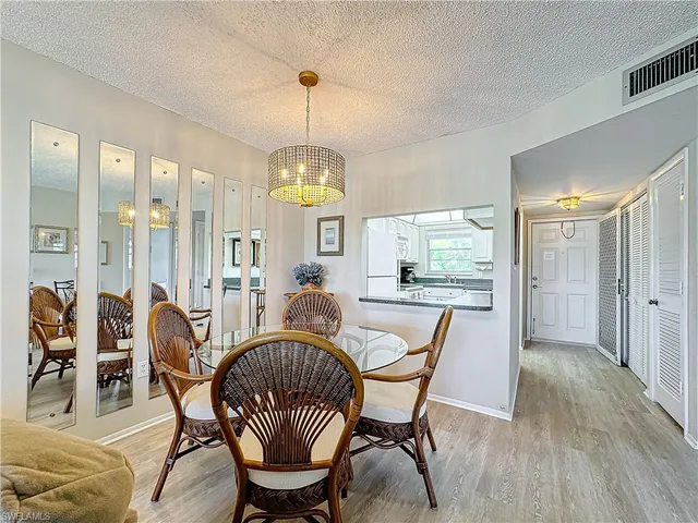 $3,500 | 300 Forest Lakes Boulevard, Unit 201, Naples, FL 34105