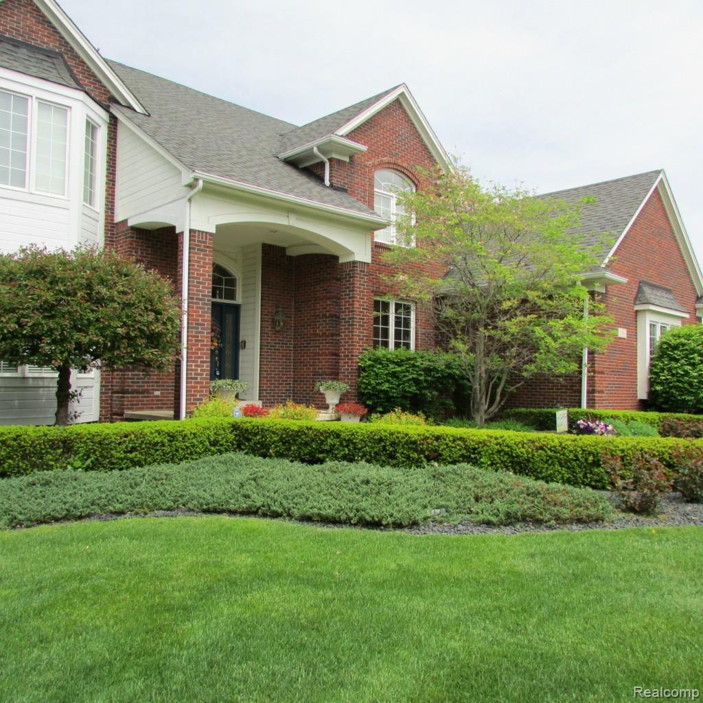 1563 Elcroft Court Rochester, MI 48307 - Photo 2 of 52 1563 ELCROFT FRONT (2).jpg