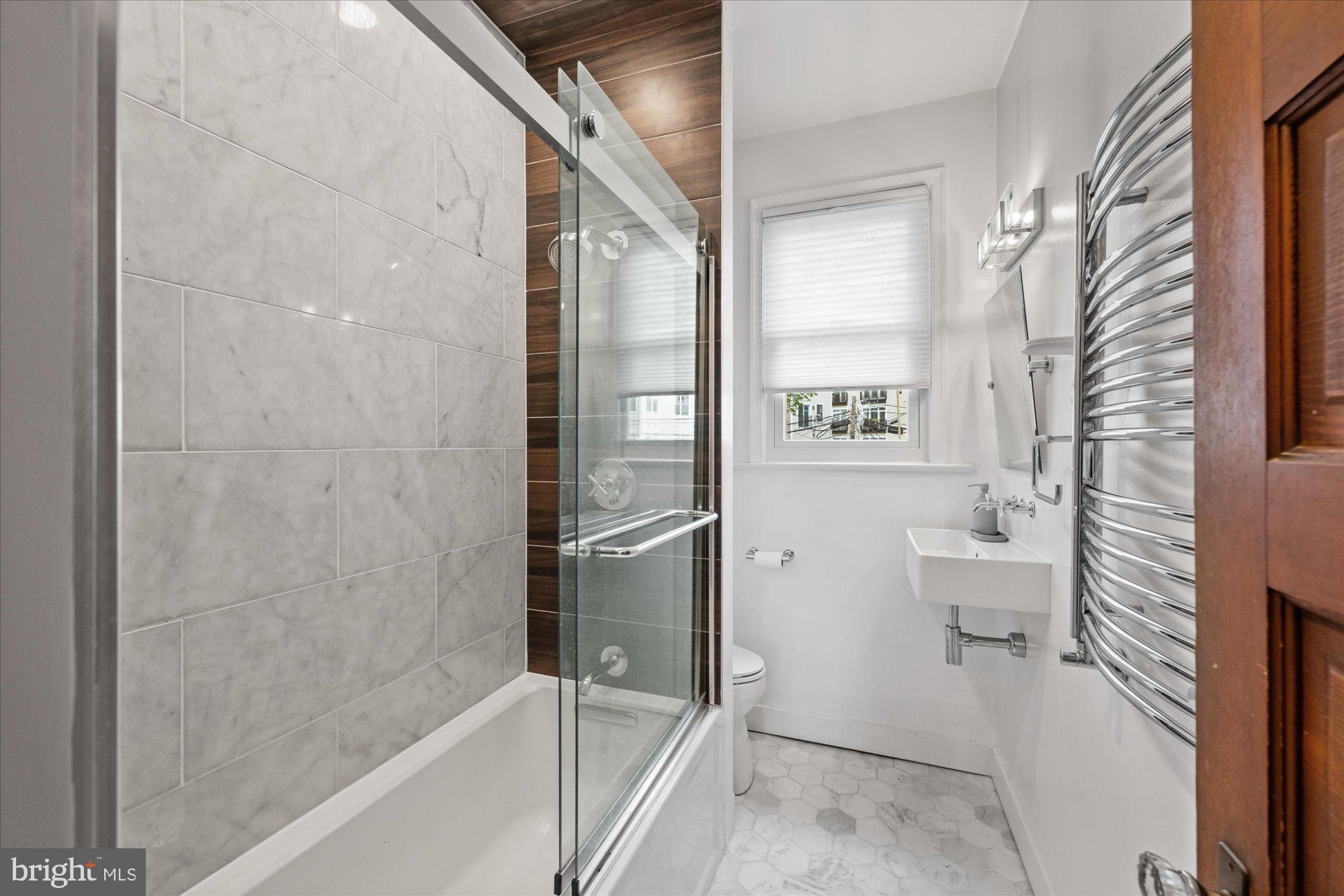 732 13th Street Southeast Washington, DC 20003 - Photo 11 of 21 Full Bathroom