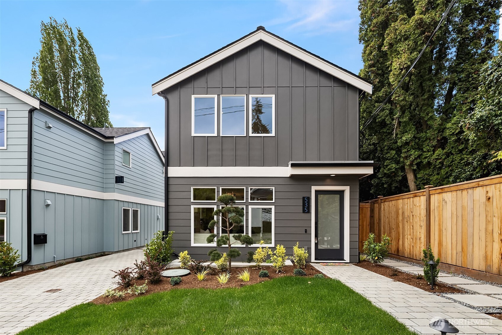 535 North 70th Street Seattle, WA 98103 - Photo 1 of 26