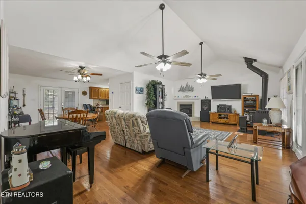 $587,500 | 637 Baye Road, Rutledge, TN 37861