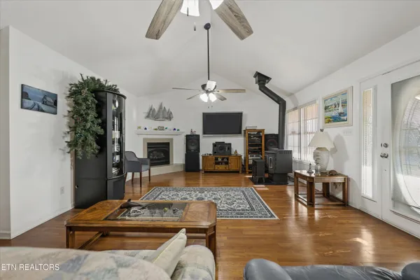 $587,500 | 637 Baye Road, Rutledge, TN 37861