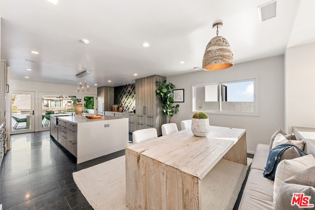 31558 Victoria Point Road Malibu, CA 90265 - Photo 21 of 55