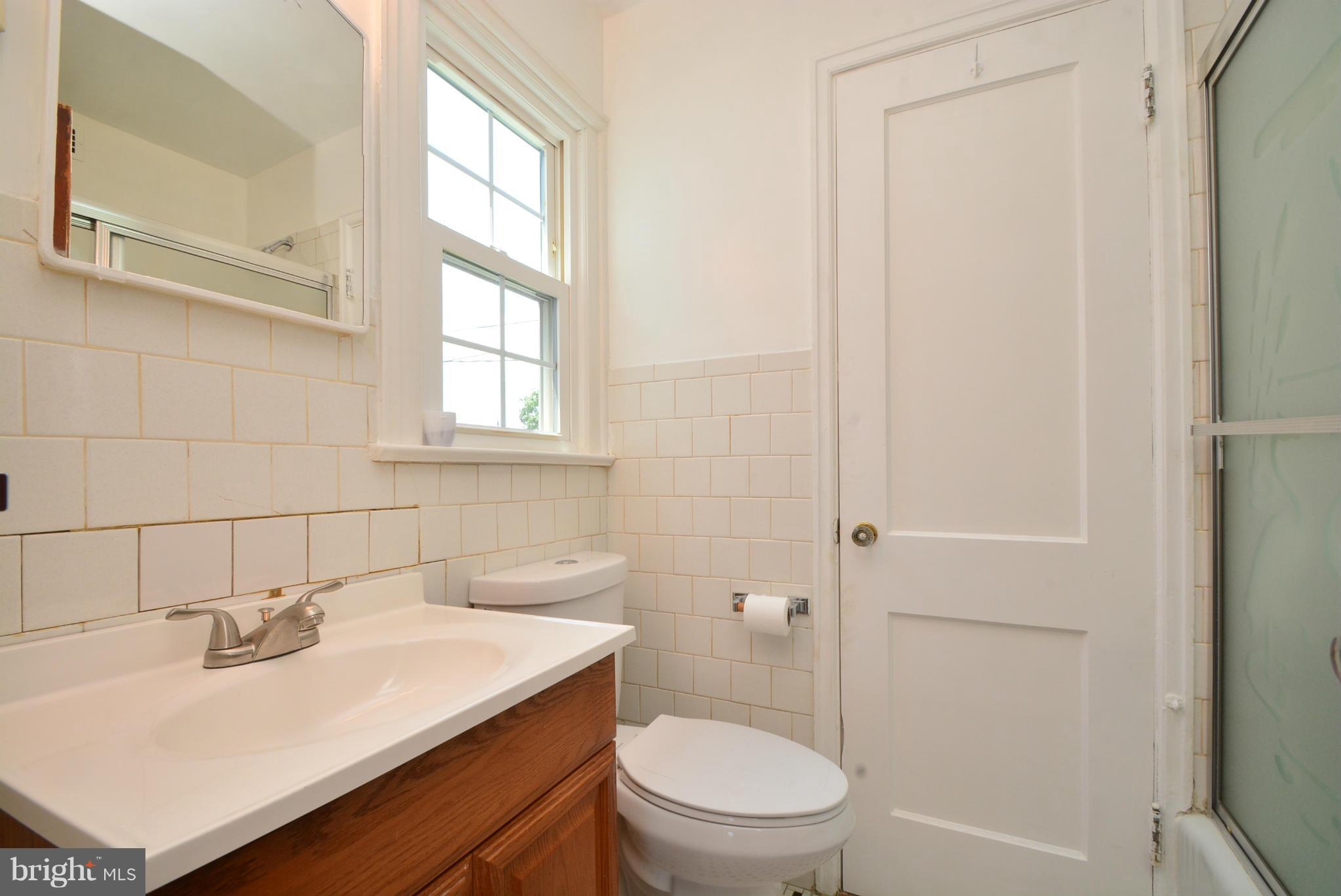 1712 Rita Road Baltimore, MD 21222 - Photo 16 of 22 Bath (Master)