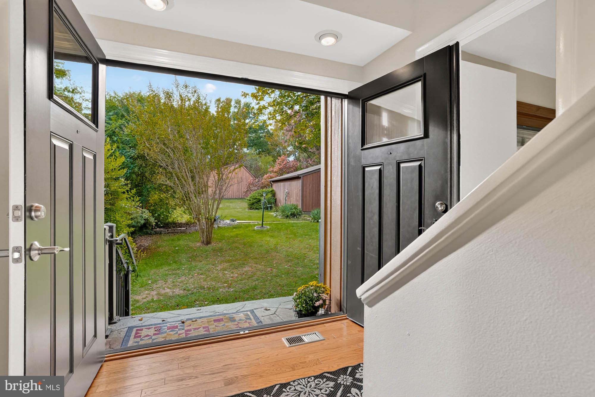 6237 Sunny Spring Columbia, MD 21044 - Photo 4 of 55 Gallery Image 4