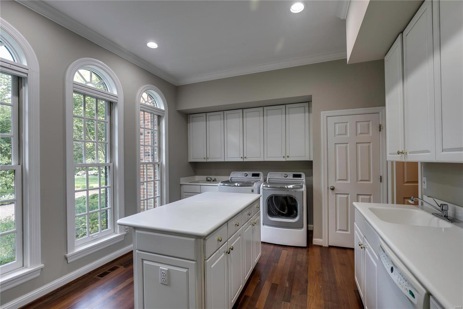 564 Barnes Road Ladue, MO 63124 - Photo 22 of 55