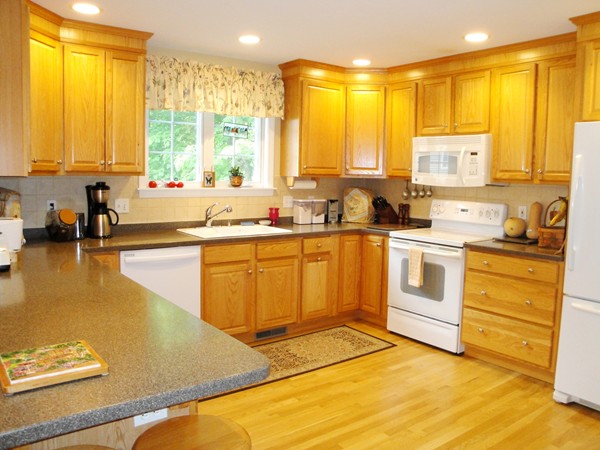 3 Harding Lane, Unit 3 Ashland, MA 01721 - Photo 5 of 21