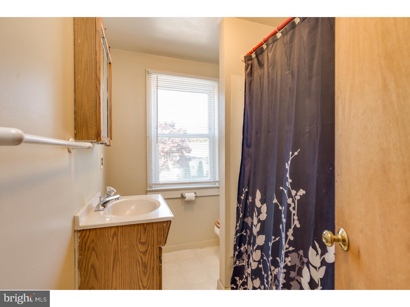 433 Ash Street Delanco, NJ 08075 - Photo 12 of 20 Bathroom