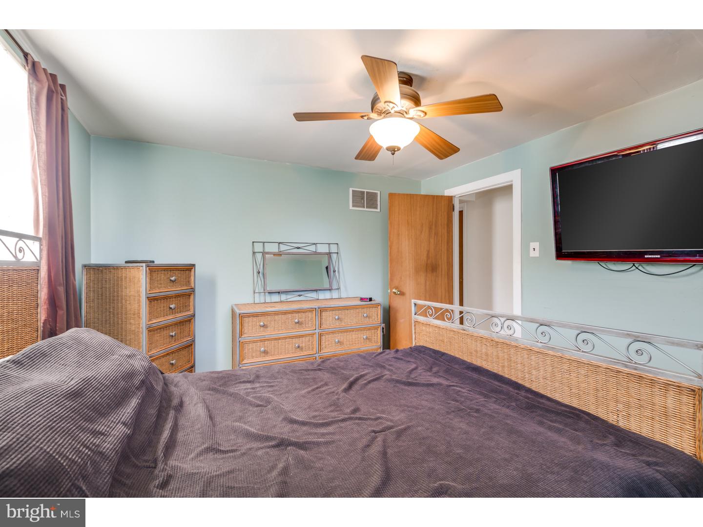 433 Ash Street Delanco, NJ 08075 - Photo 15 of 20 Bedroom - Main
