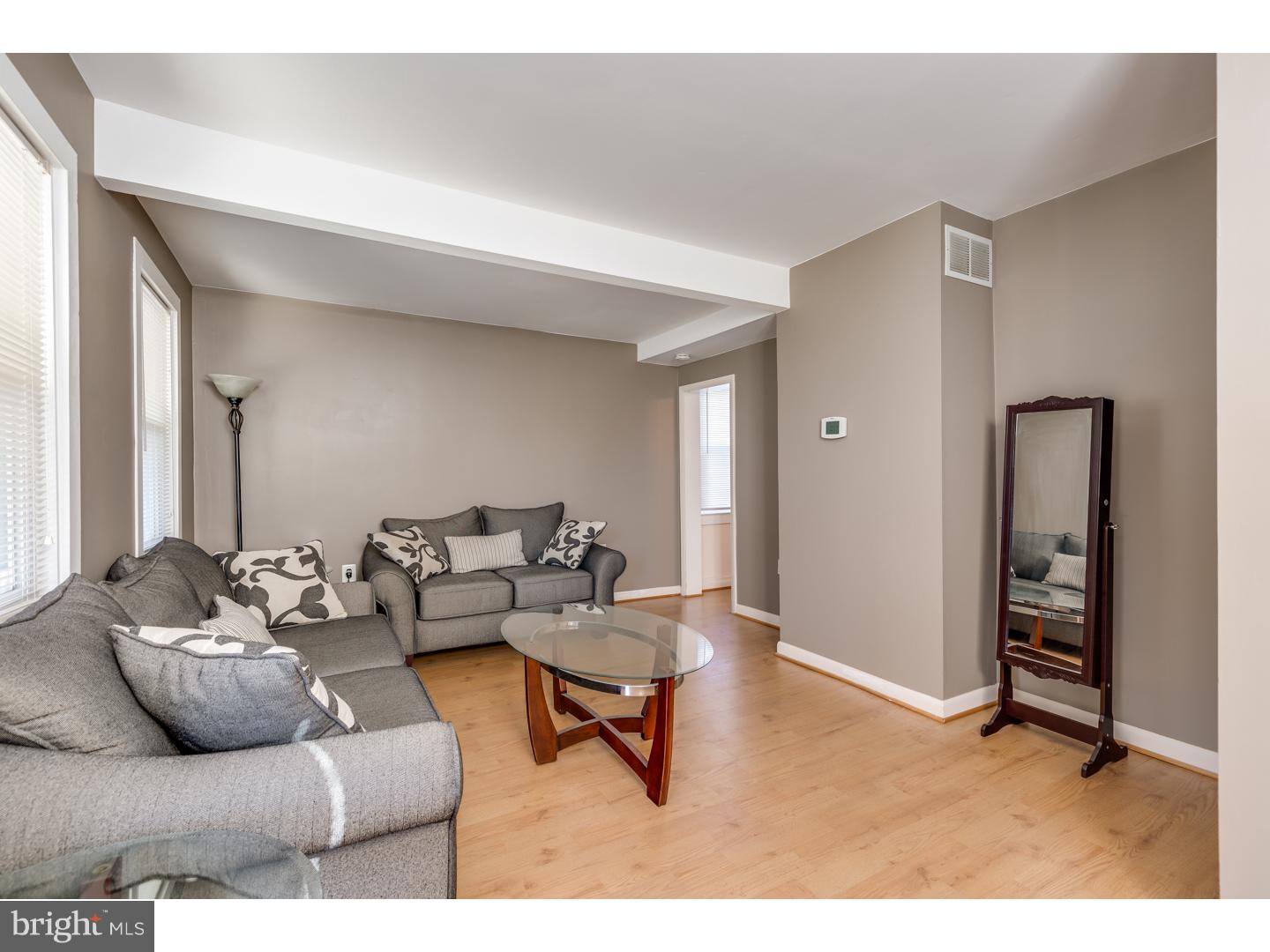 433 Ash Street Delanco, NJ 08075 - Photo 4 of 20 Living Room