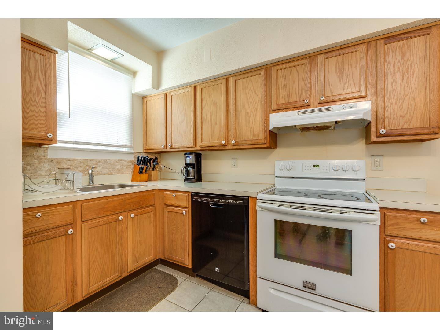 433 Ash Street Delanco, NJ 08075 - Photo 7 of 20 Kitchen