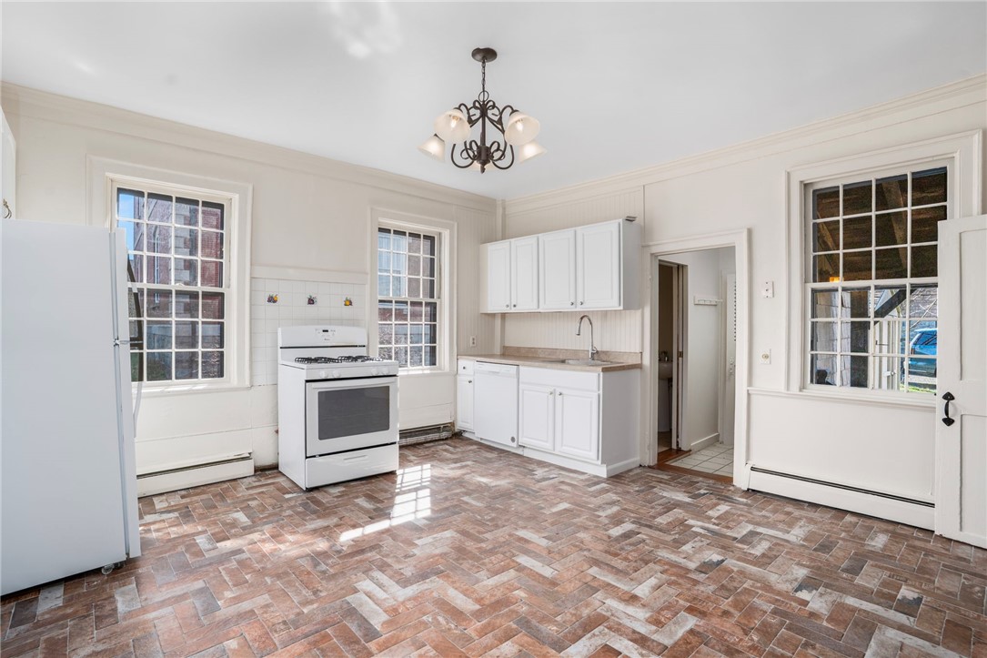 14 Elm Street Newport, RI 02840 - Photo 8 of 41