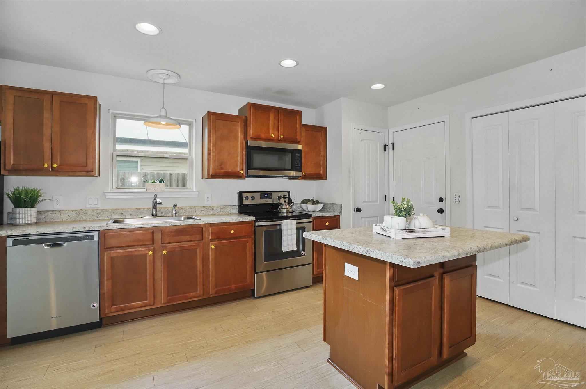 5953 Fairlands Road Milton, FL 32583 - Photo 12 of 39