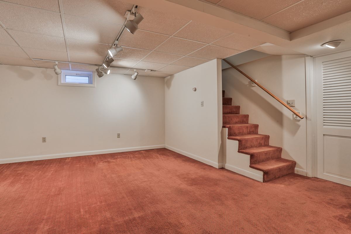 690 Goffstown Road Manchester, NH 03102 - Photo 23 of 31