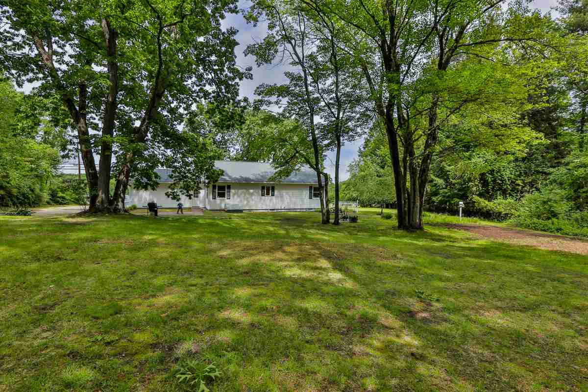 690 Goffstown Road Manchester, NH 03102 - Photo 5 of 31