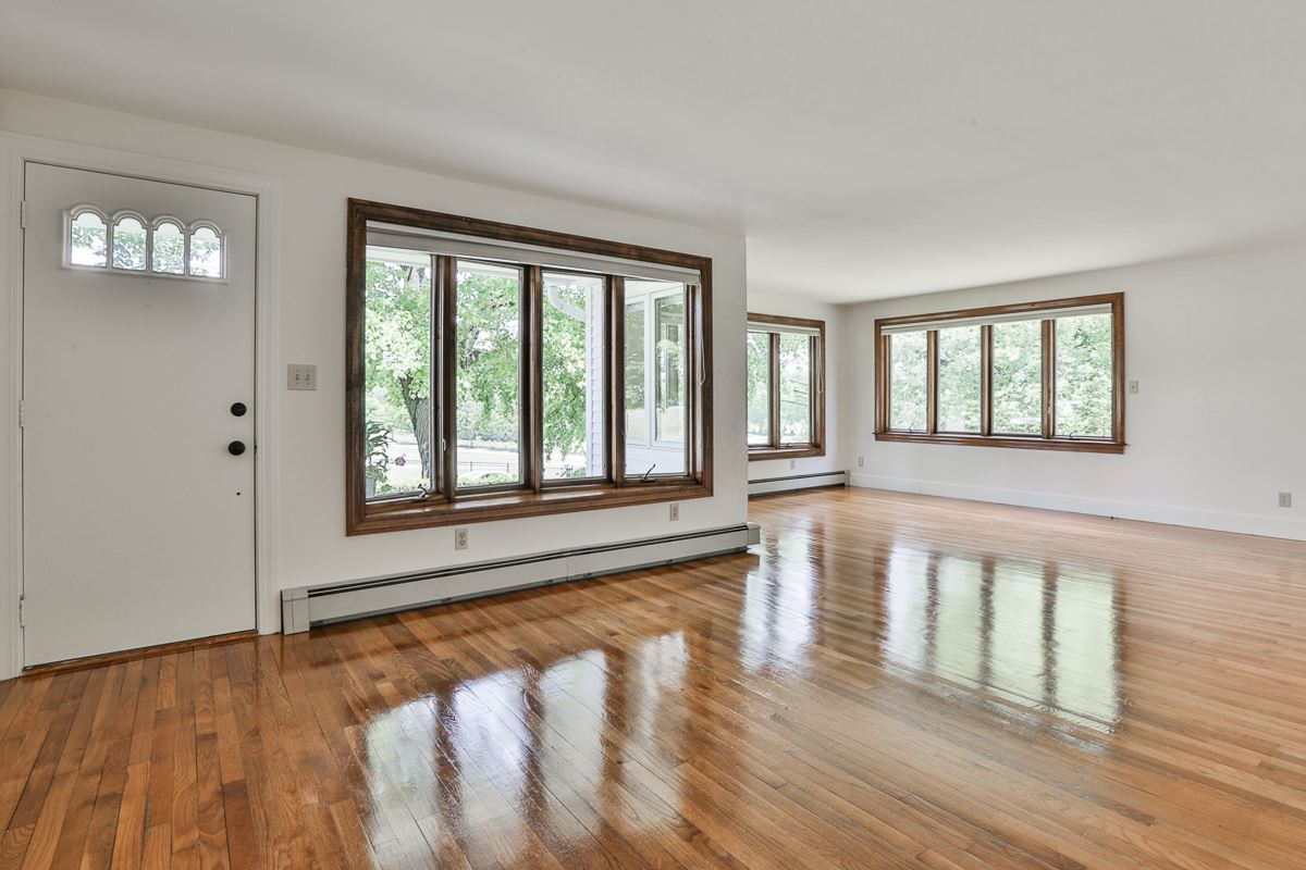690 Goffstown Road Manchester, NH 03102 - Photo 7 of 31