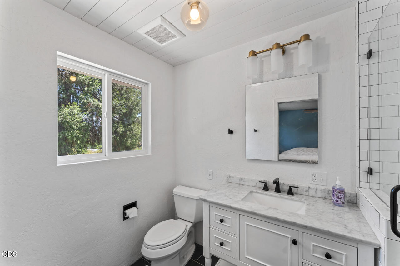 235 Larkin Road Grants Pass, OR 97527 - Photo 13 of 49