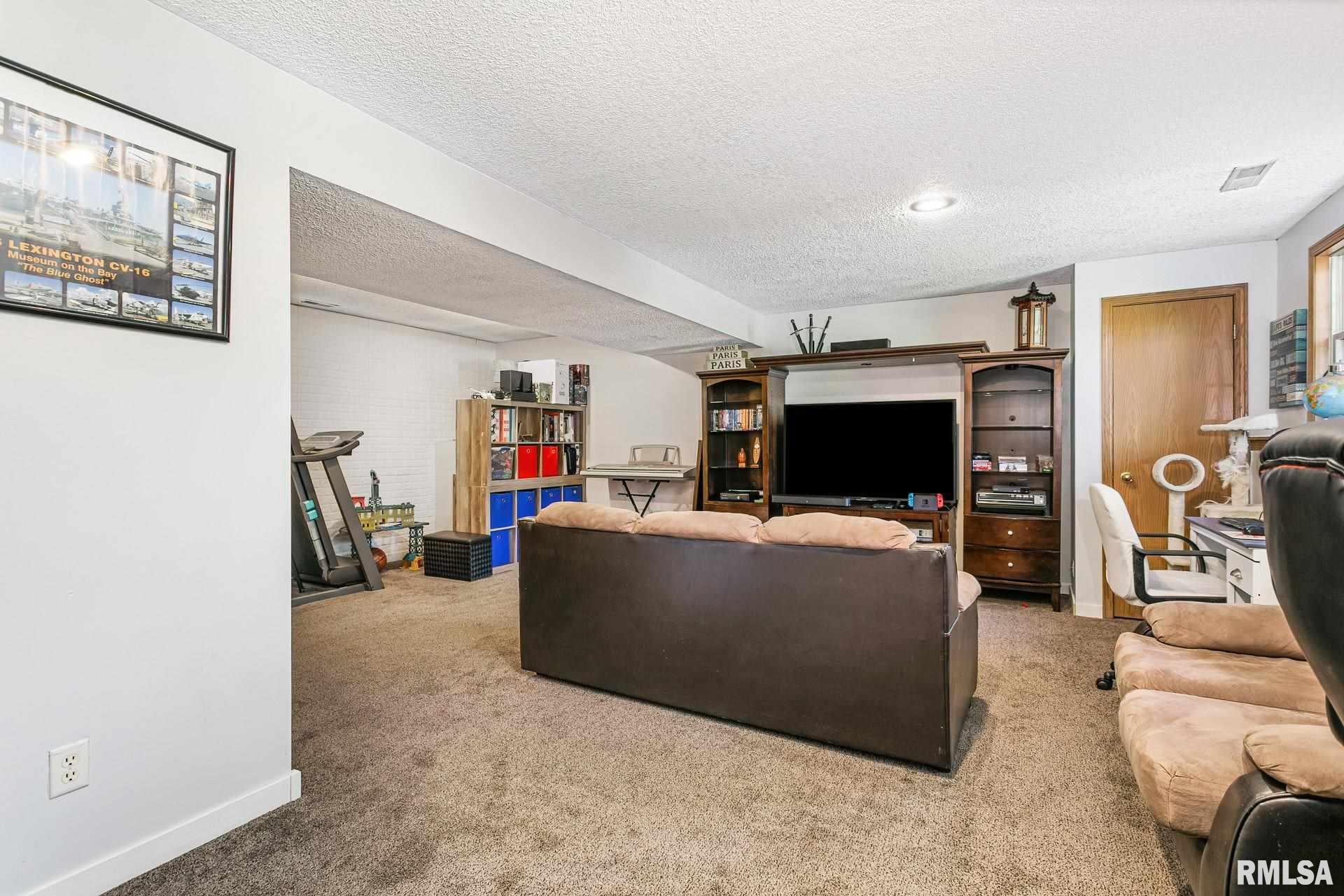 5613 Appomattox Road Davenport, IA 52806 - Photo 25 of 29 Gallery Image 25