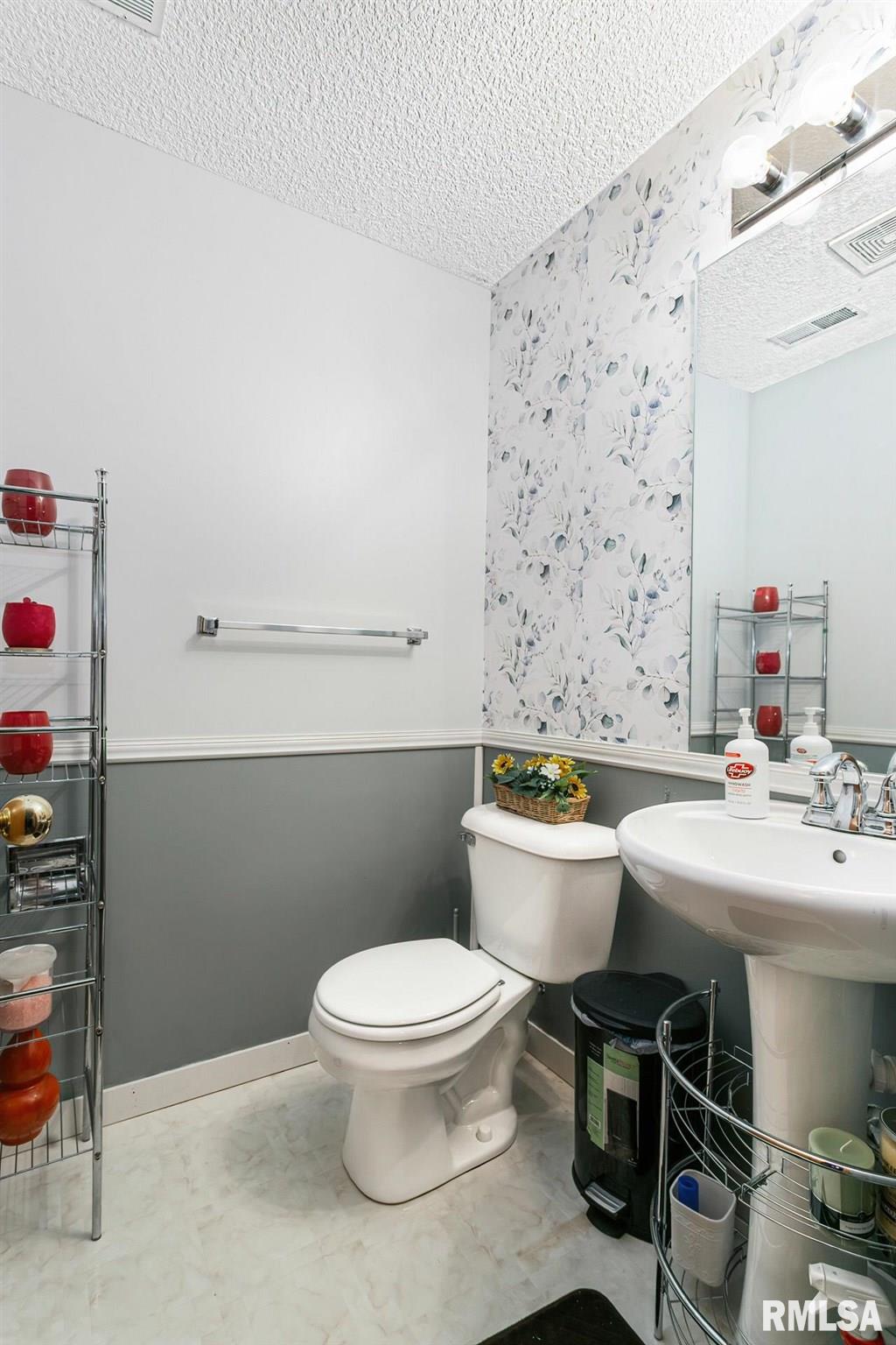5613 Appomattox Road Davenport, IA 52806 - Photo 26 of 29 Gallery Image 26