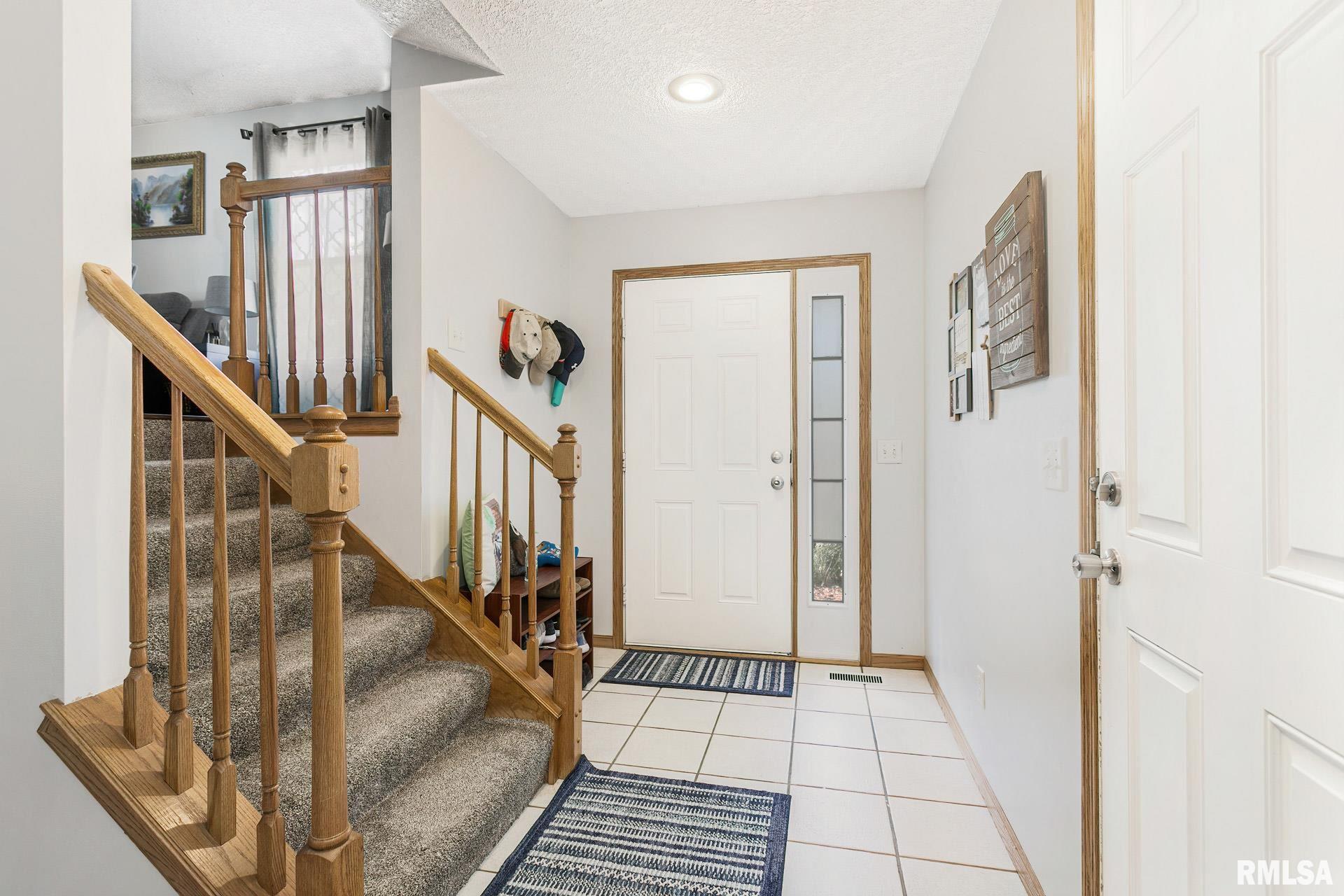 5613 Appomattox Road Davenport, IA 52806 - Photo 4 of 29 Gallery Image 4