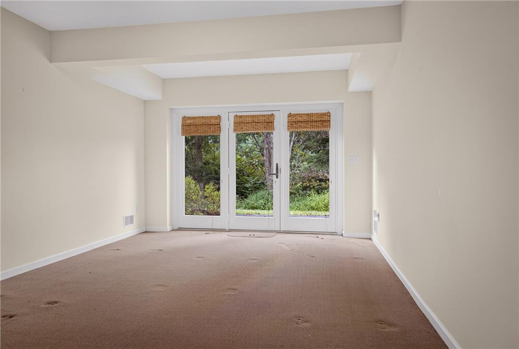 502 Farndale Road Pittsburgh, PA 15215 - Photo 43 of 50 Flexible living space accommodates guests, work or hobbies.