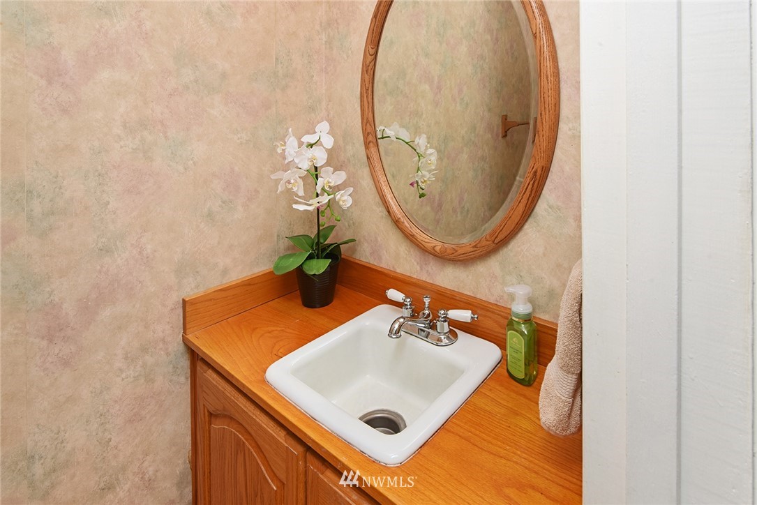3915 Northeast Rova Road Poulsbo, WA 98370 - Photo 12 of 40 Gallery Image 12