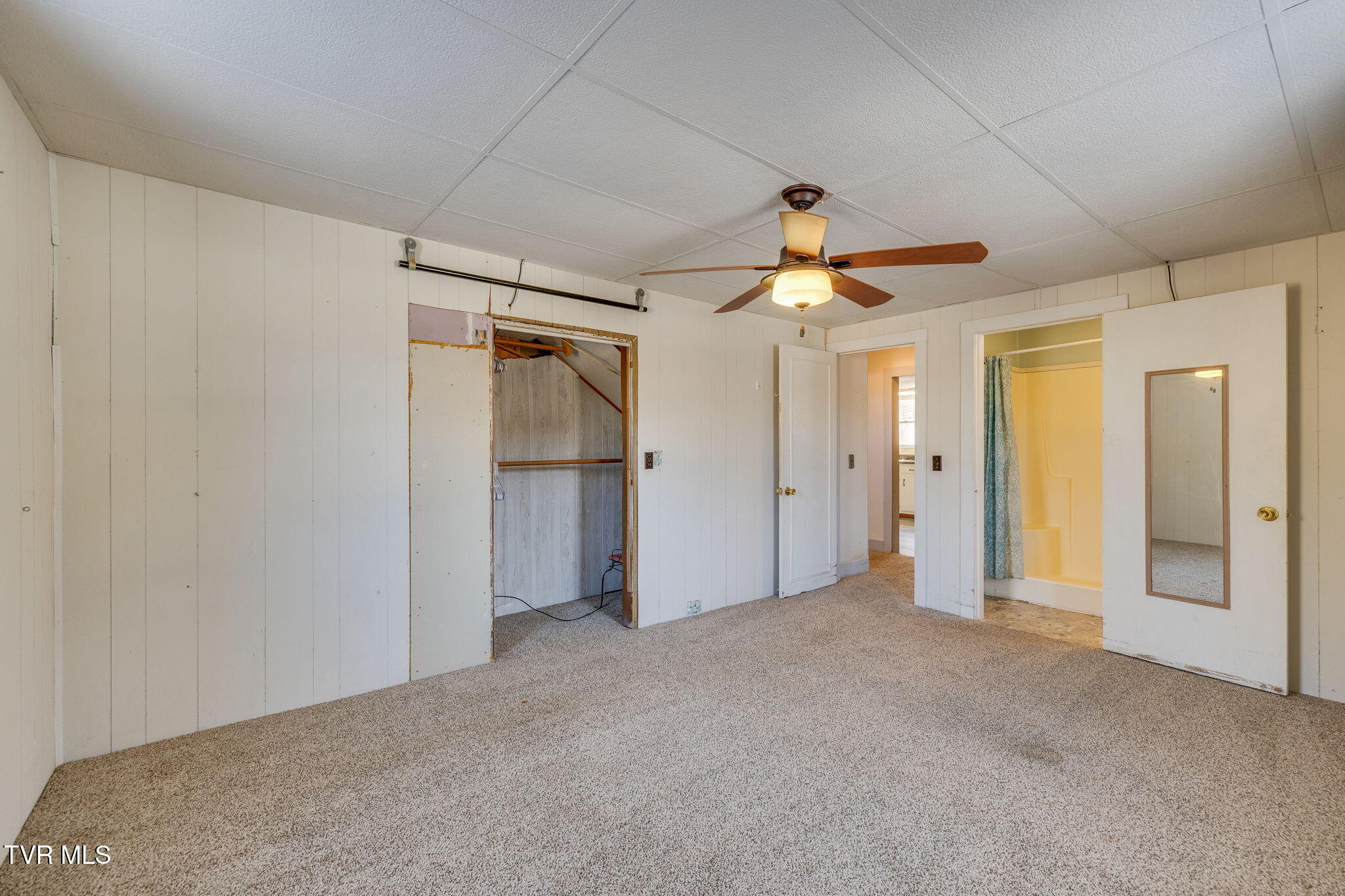 592 Heaton Creek Road Roan Mountain, TN 37687 - Photo 13 of 37 013