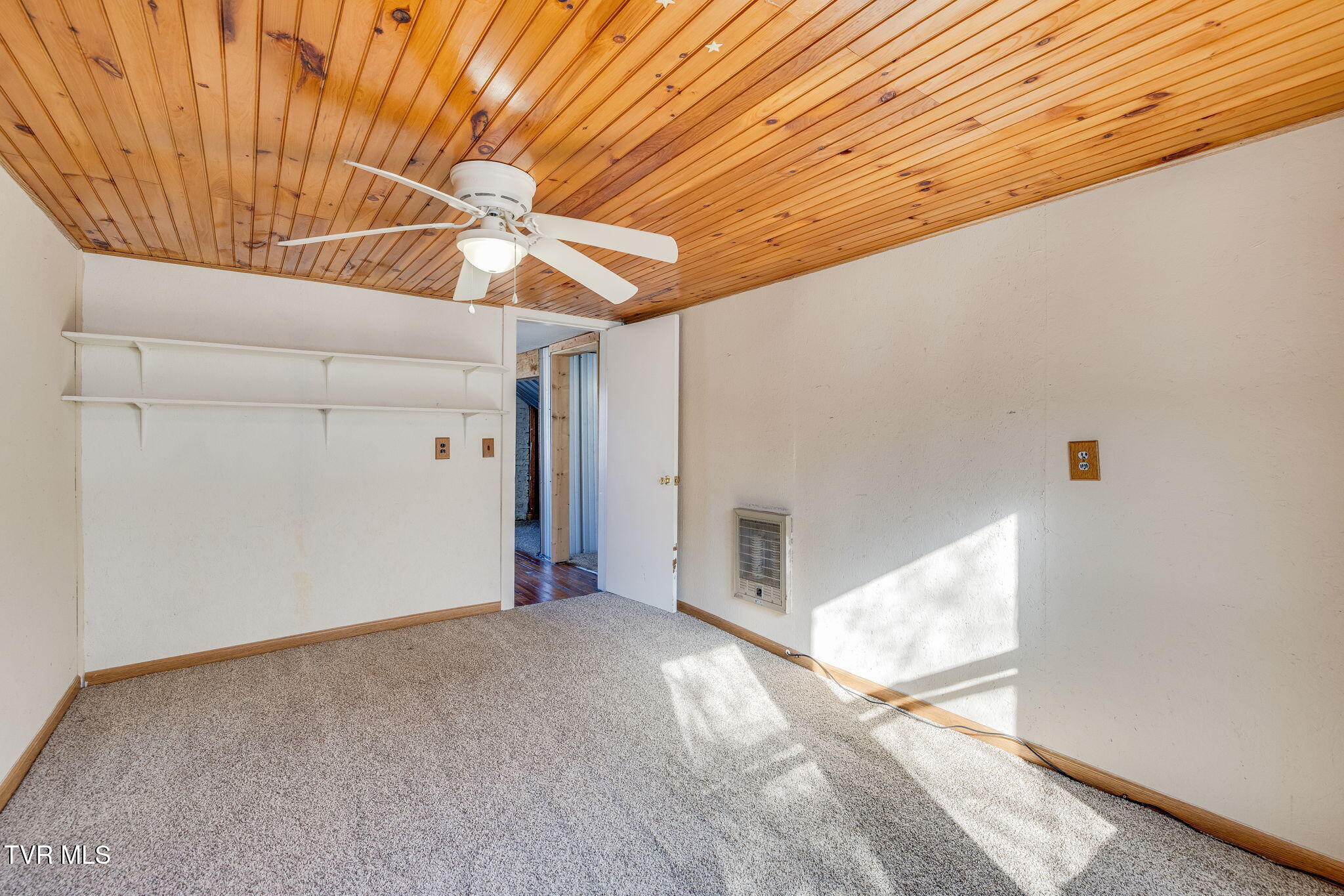 592 Heaton Creek Road Roan Mountain, TN 37687 - Photo 18 of 37 018