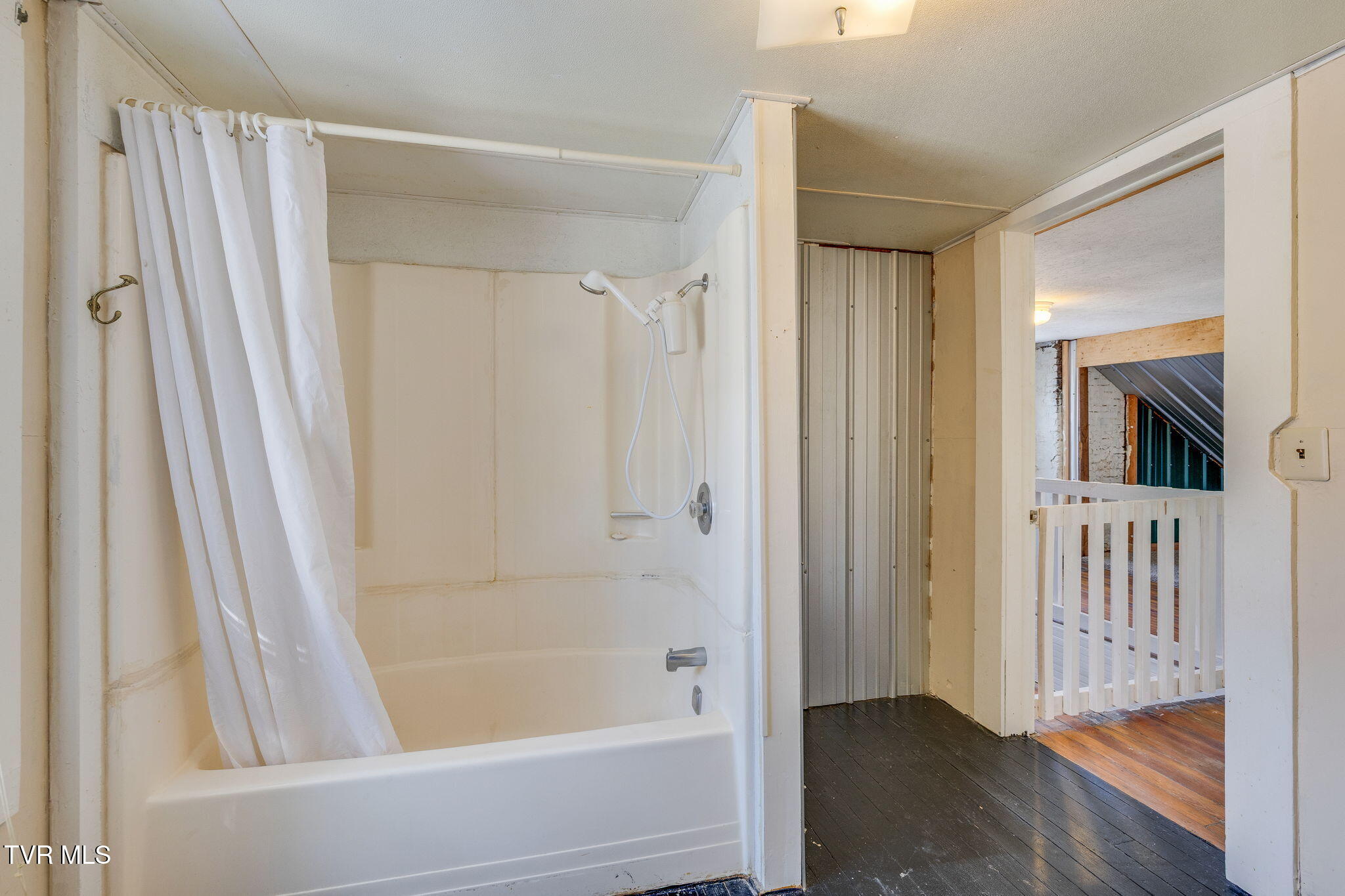 592 Heaton Creek Road Roan Mountain, TN 37687 - Photo 20 of 37 020