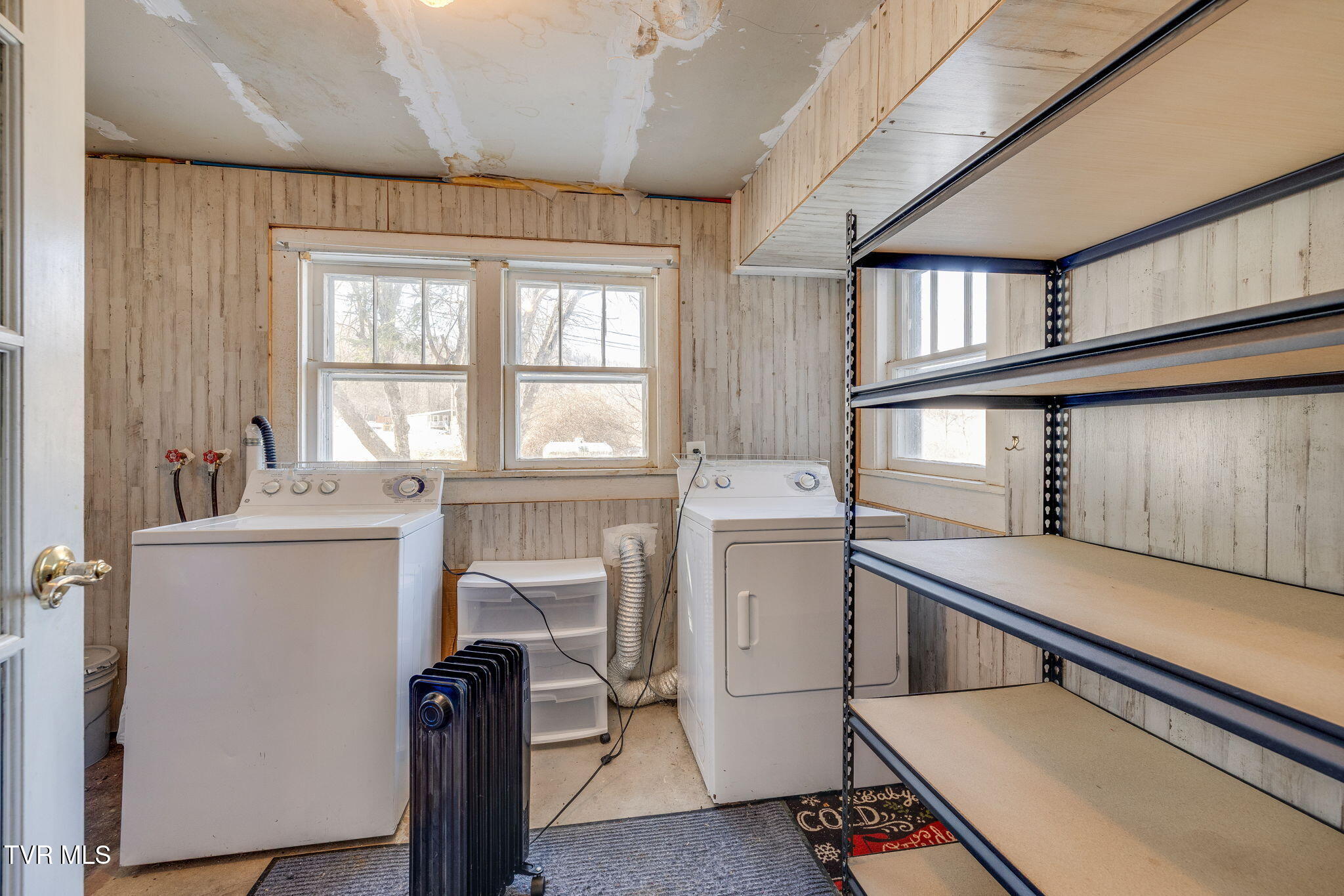 592 Heaton Creek Road Roan Mountain, TN 37687 - Photo 23 of 37 023