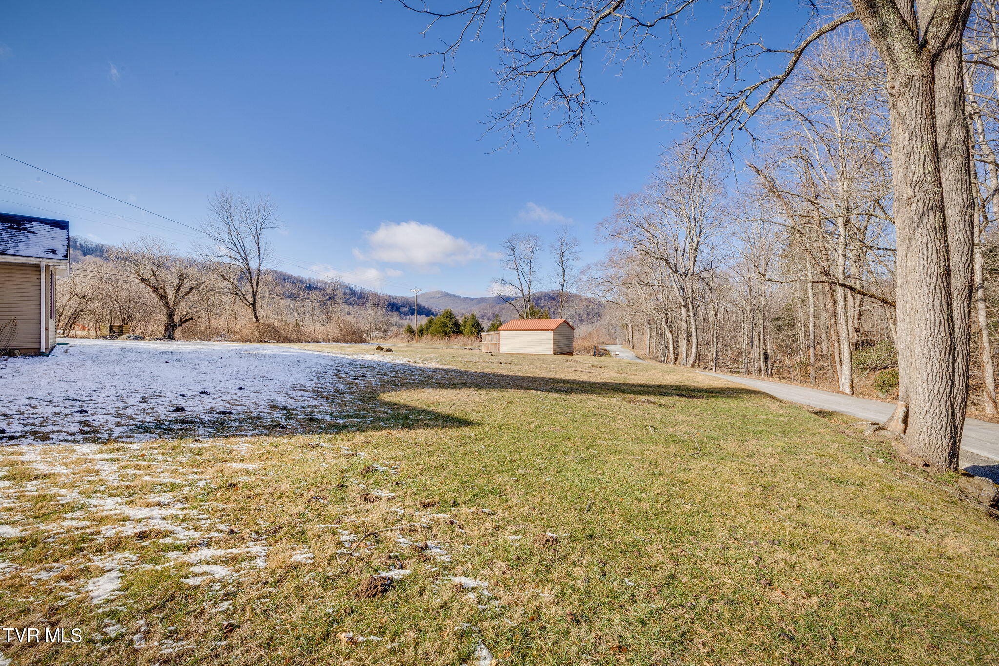 592 Heaton Creek Road Roan Mountain, TN 37687 - Photo 28 of 37 028