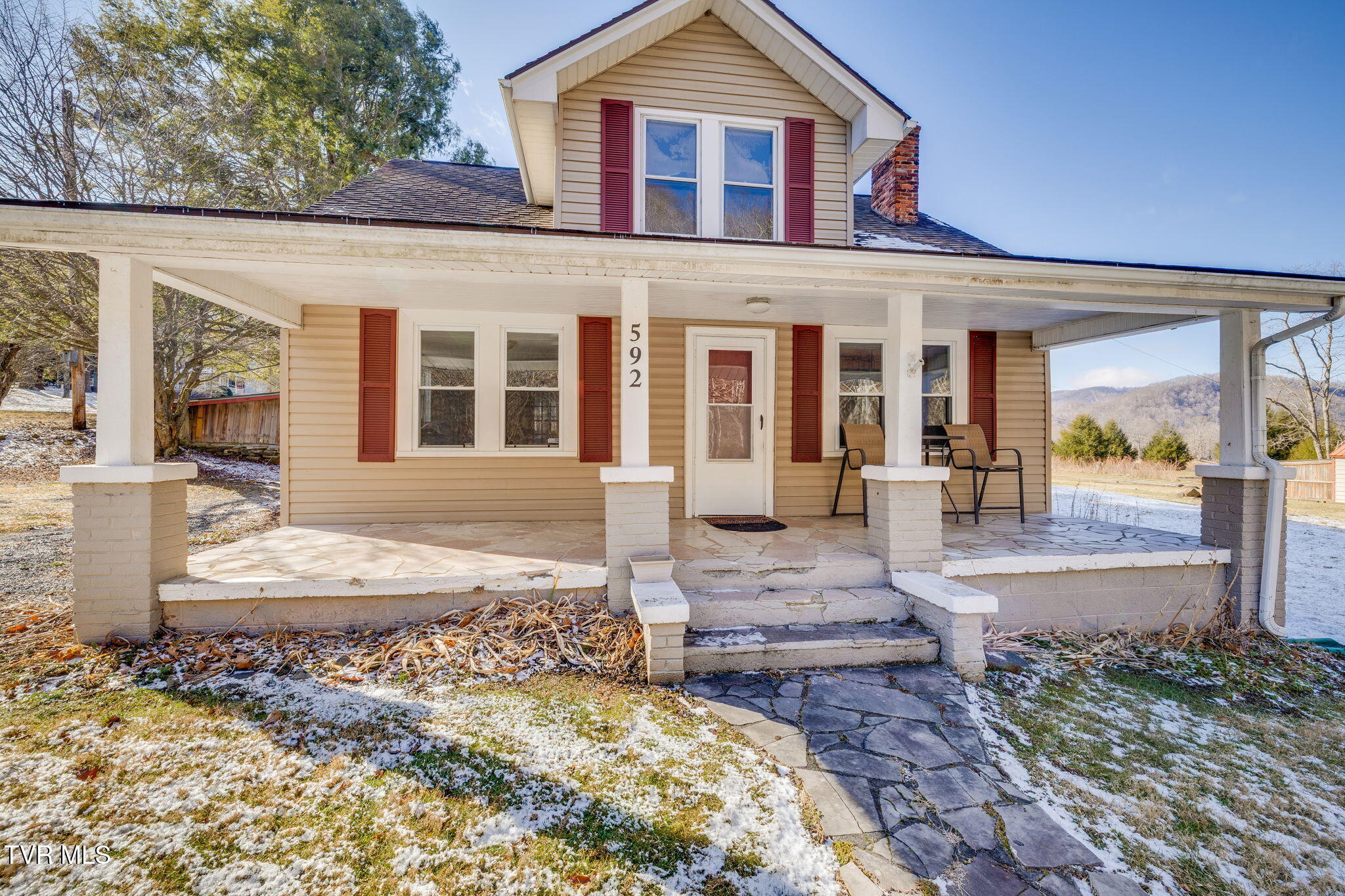 592 Heaton Creek Road Roan Mountain, TN 37687 - Photo 4 of 37 004