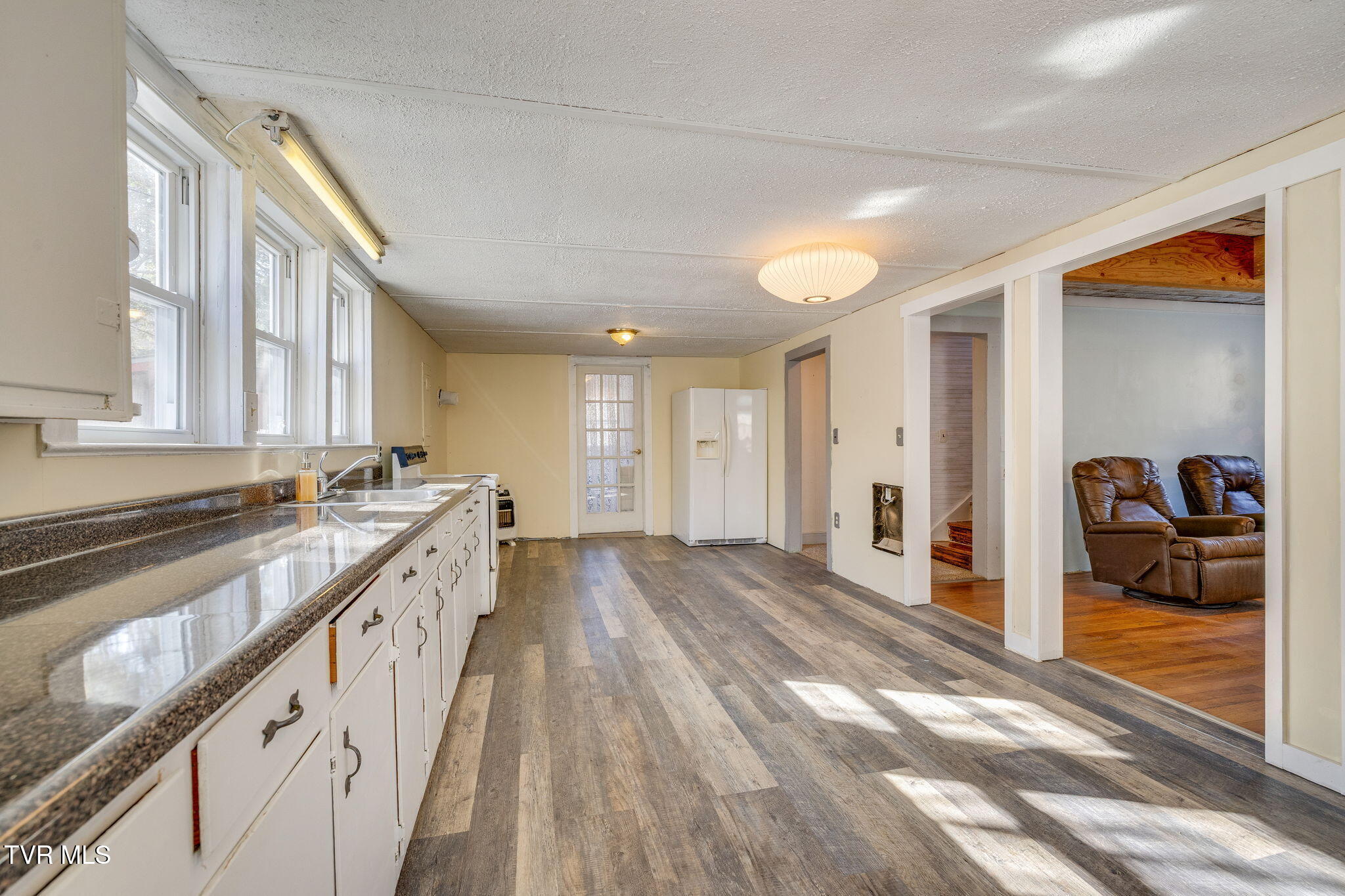 592 Heaton Creek Road Roan Mountain, TN 37687 - Photo 9 of 37 009