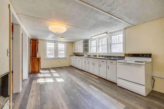 $260,000 | 592 Heaton Creek Road, Roan Mountain, TN 37687