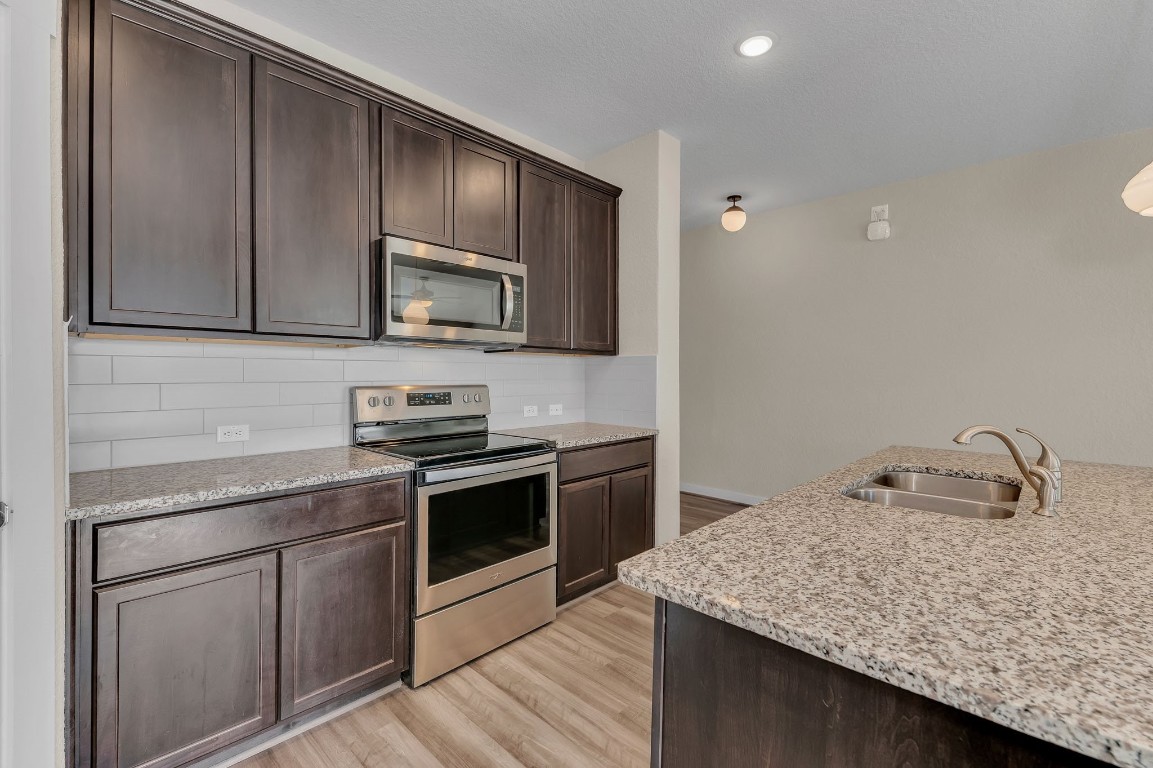 300 Colthorpe Lane Hutto, TX 78634 - Photo 13 of 36