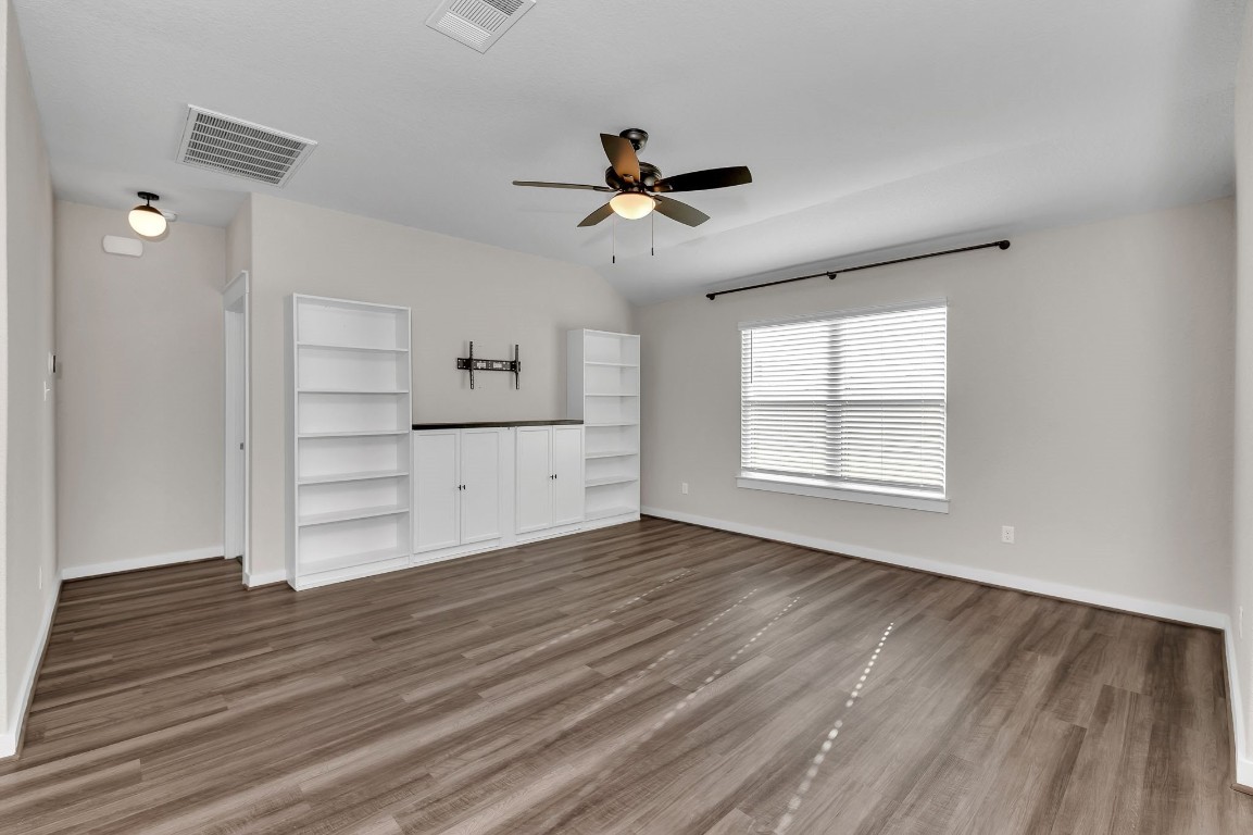 300 Colthorpe Lane Hutto, TX 78634 - Photo 20 of 36