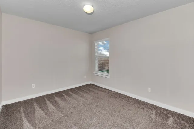 $2,000 | 300 Colthorpe Lane, Hutto, TX 78634