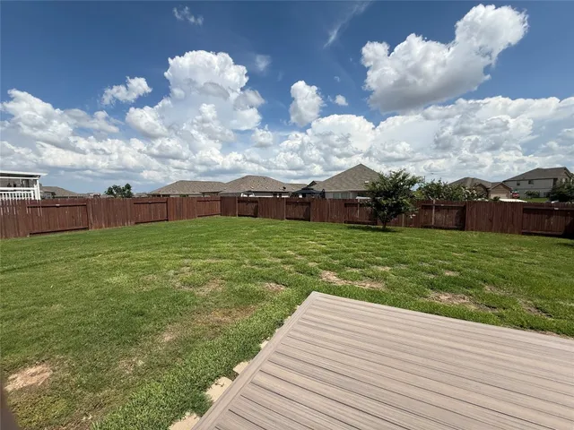 $2,000 | 300 Colthorpe Lane, Hutto, TX 78634