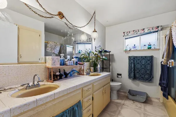 $474,900 | 1581 Valley View Drive, Yuba City, CA 95993