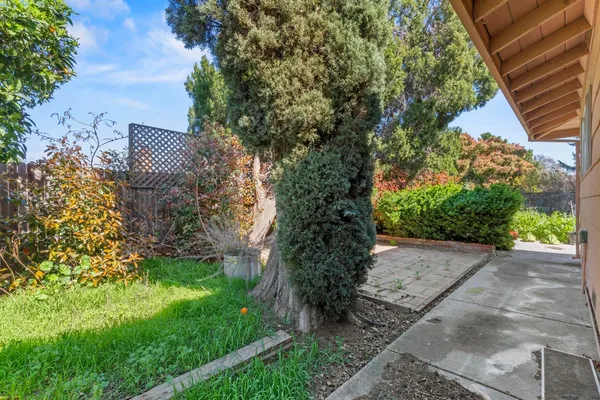 $474,900 | 1581 Valley View Drive, Yuba City, CA 95993