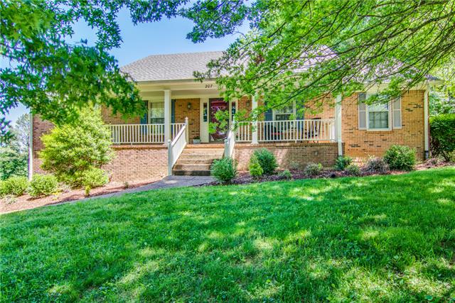 207 Stoneybrook Road Columbia, TN 38401 - Photo 1 of 20 Custom all brick home in a beautiful golf community only 3 minutes from Columbia, TN.