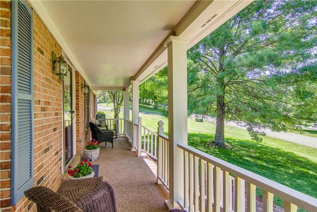 207 Stoneybrook Road Columbia, TN 38401 - Photo 4 of 20 Covered front porch...