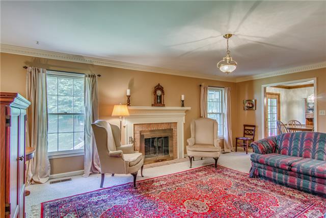 207 Stoneybrook Road Columbia, TN 38401 - Photo 9 of 20 Living Area...