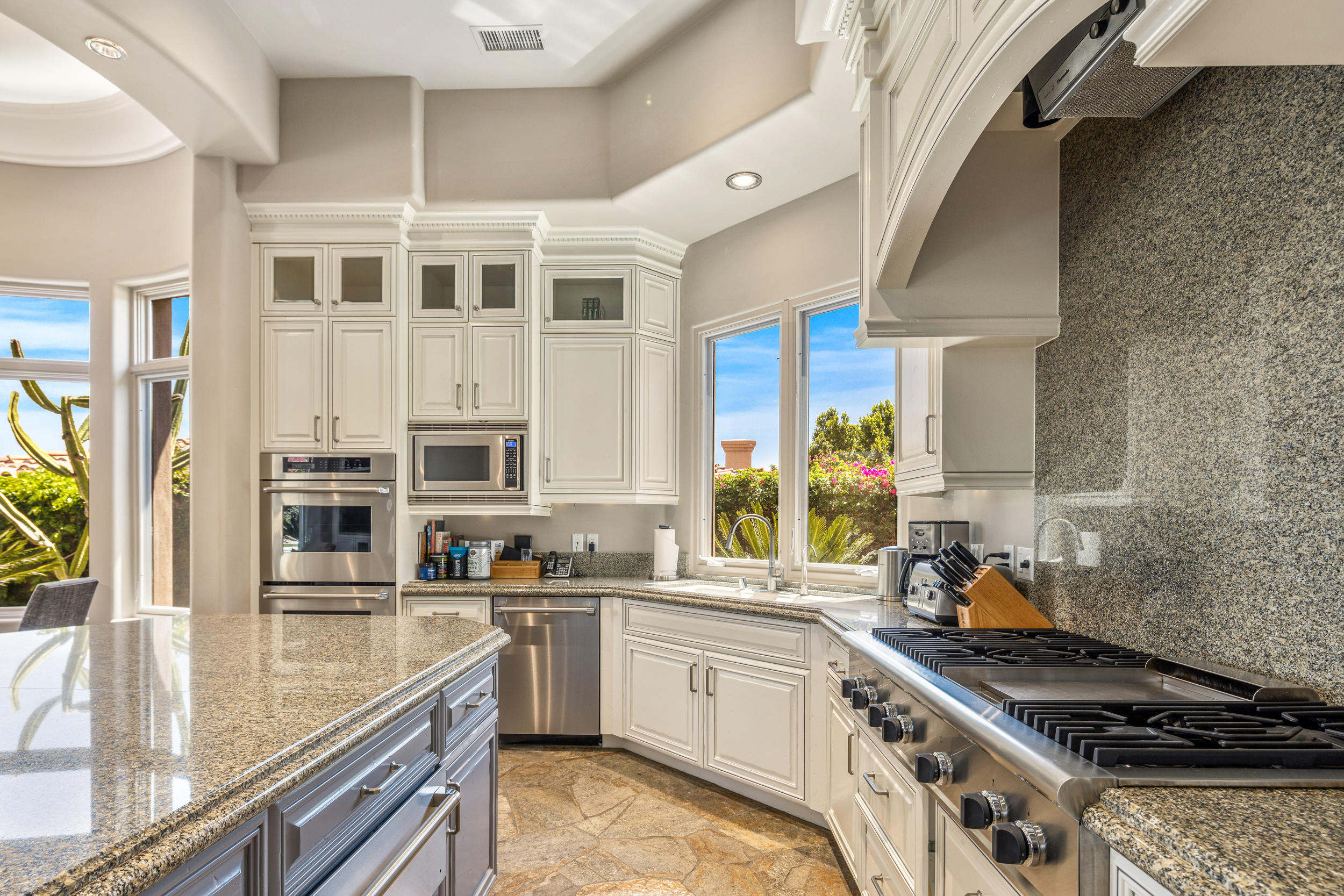 112 Wanish Place Palm Desert, CA 92260 - Photo 26 of 98 068A0171