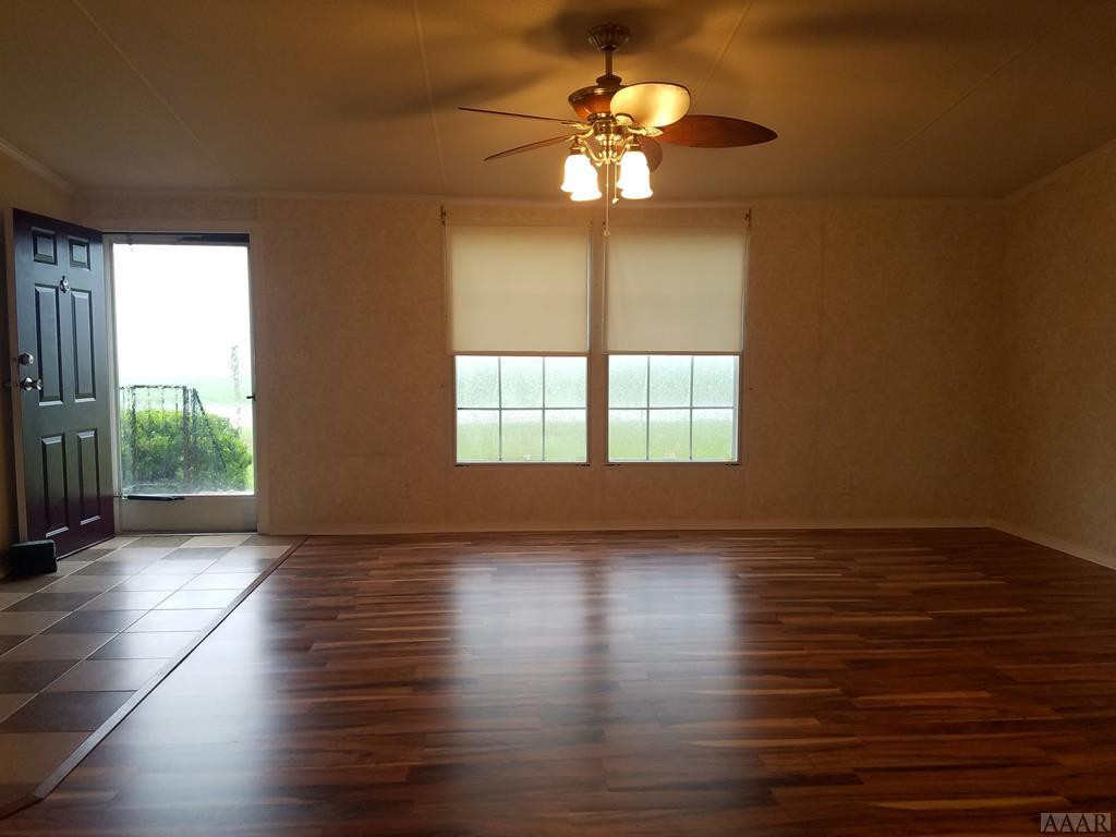 111 Thick Neck Road Edenton, NC 27932 - Photo 3 of 29 Living Room