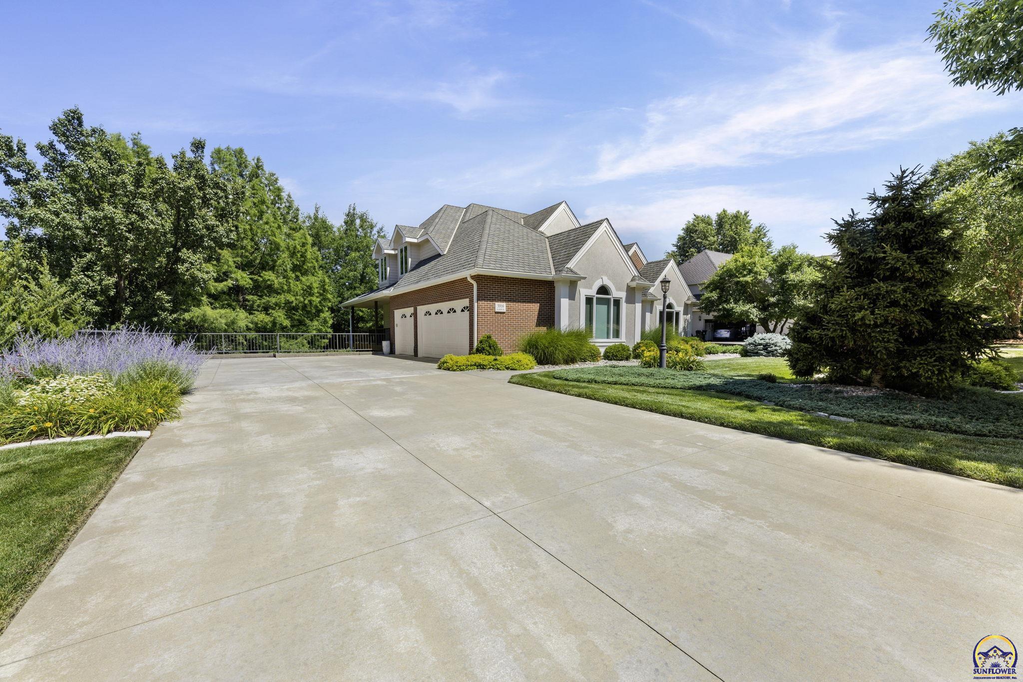 3916 Southwest Clarion Place Topeka, KS 66610 - Photo 69 of 96