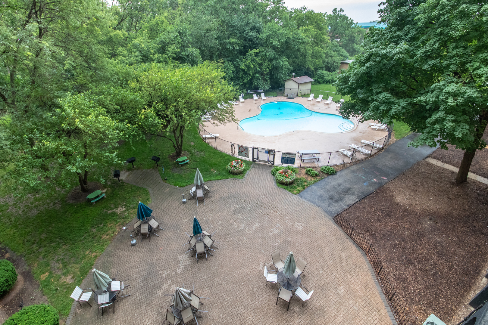 1 Renaissance Place, Unit 309 Palatine, IL 60067 - Photo 24 of 28 a view of a backyard of a house