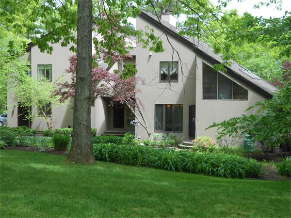 75 Lincoln Road Wayland, MA 01778 - Photo 1 of 27 a front view of house with green space