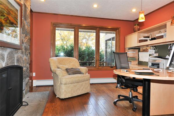 75 Lincoln Road Wayland, MA 01778 - Photo 12 of 27 a workspace with furniture and a window