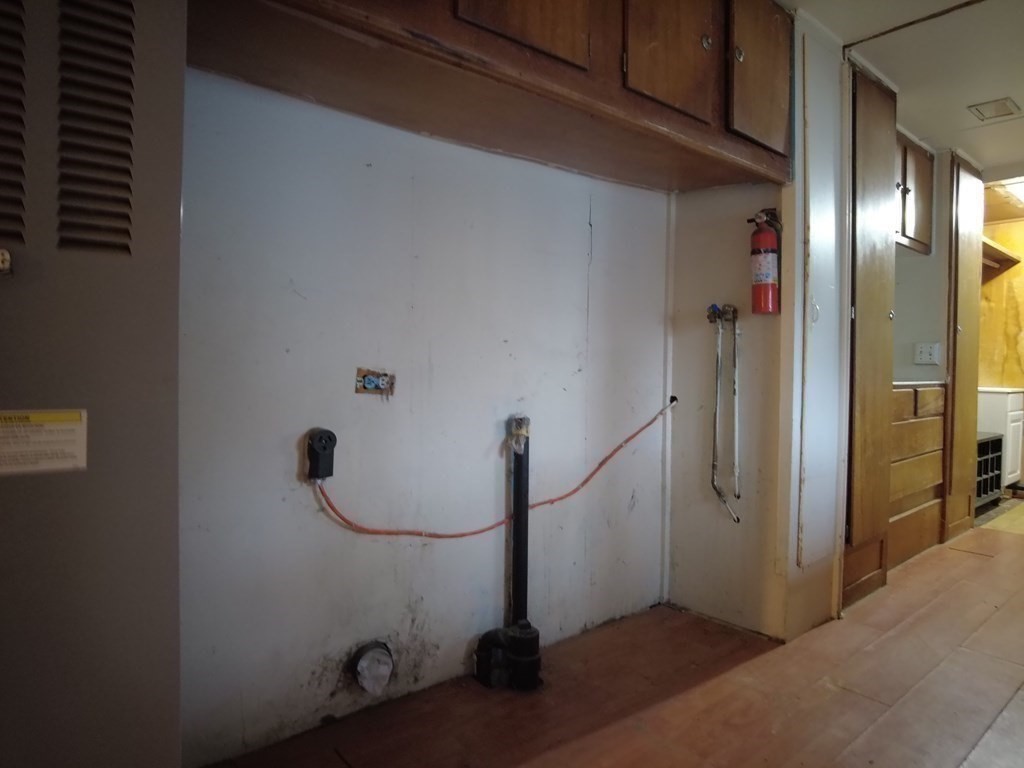 26 Easy Way Springfield, MA 01119 - Photo 6 of 13 a view of empty room
